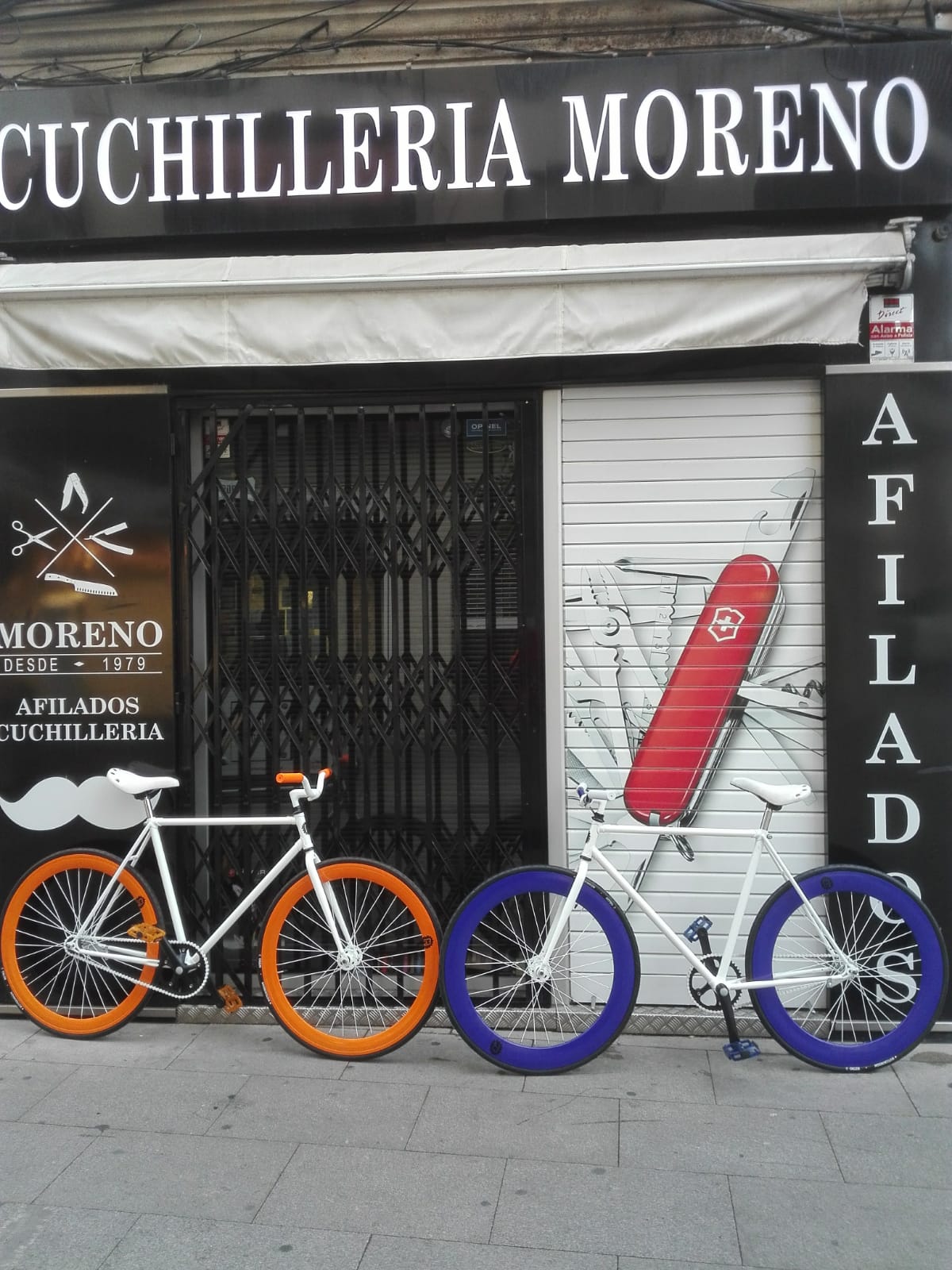 Fachada de Cuchillería Moreno en Ciudad Real